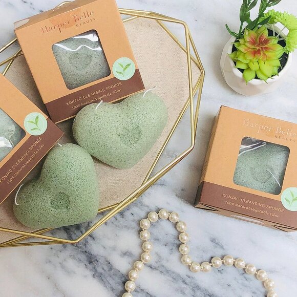 HARPER BELLE BEAUTY Organic Heart Konjac Sponge | Green Tea - Picture 2 of 5